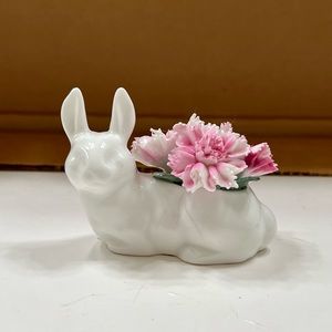 Vintage‎ Crown Staffordshire Rabbit Pink Flowers Handcrafed bone china England